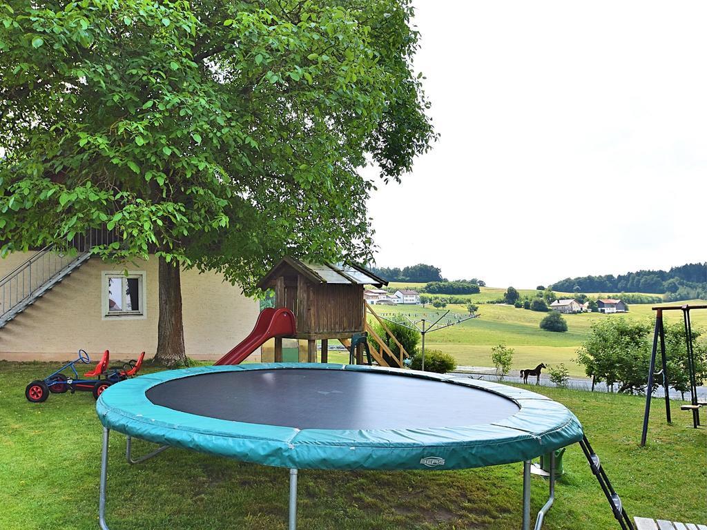 Holiday Home With Garden Near The Forest Arnschwang Ngoại thất bức ảnh